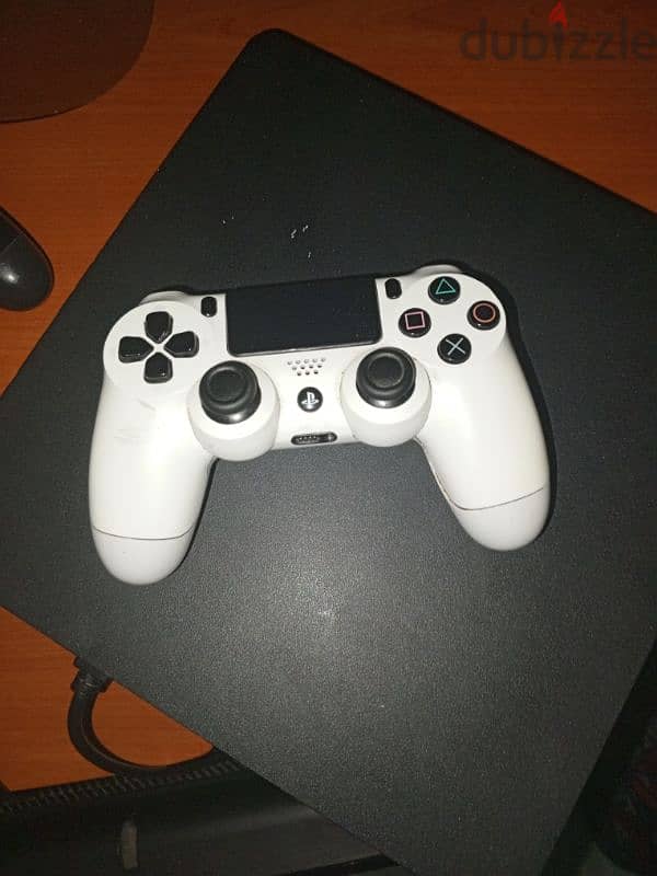 USED PS4 2 controllers with fc24 ; crew 2 nfs all cables 200$ only 3