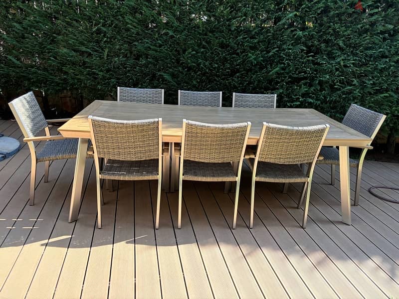 outdoor dining table & chairs 1