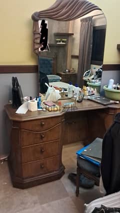 dresser mirror with 1 comode 0