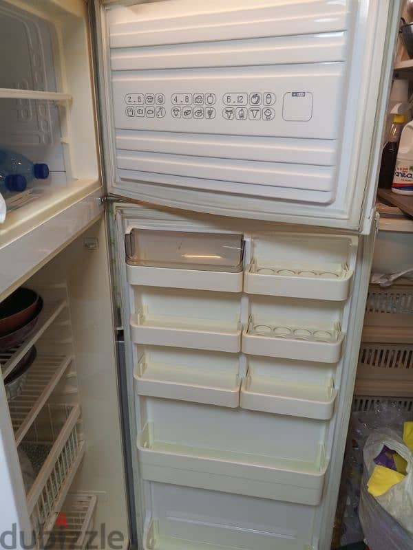 Fridge very good condition height 175cm 3ared 58cm 3