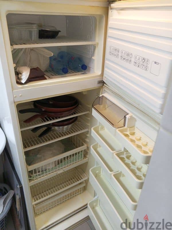 Fridge very good condition height 175cm 3ared 58cm 4