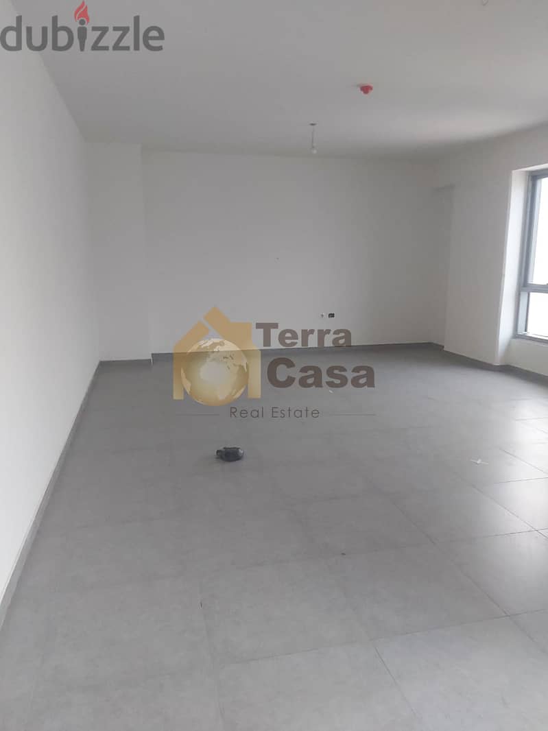 Bourj hammoud office prime location for rent Ref#2675 1