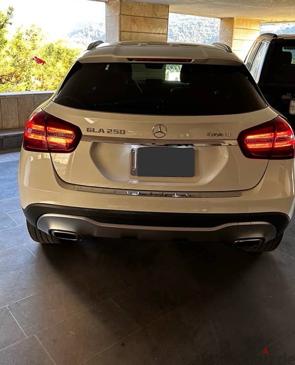 Mercedes GLA 2018 250 twin turbo 4matic very clean 4