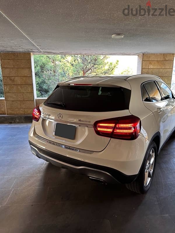 Mercedes GLA 2018 250 twin turbo 4matic very clean 5