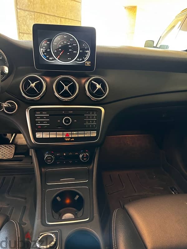 Mercedes GLA 2018 250 twin turbo 4matic very clean 7