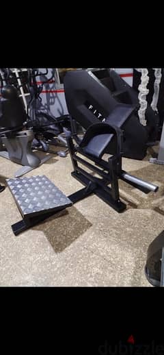 Hip thrust machine used 450$ 0