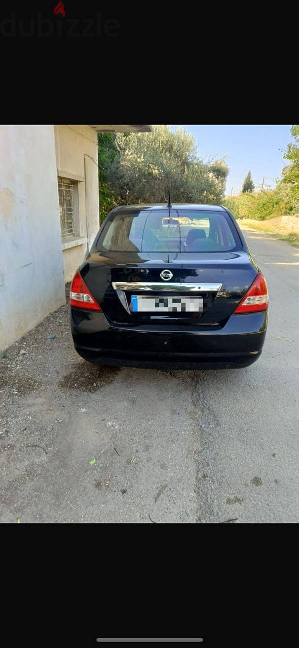 Nissan Tiida 2009 3