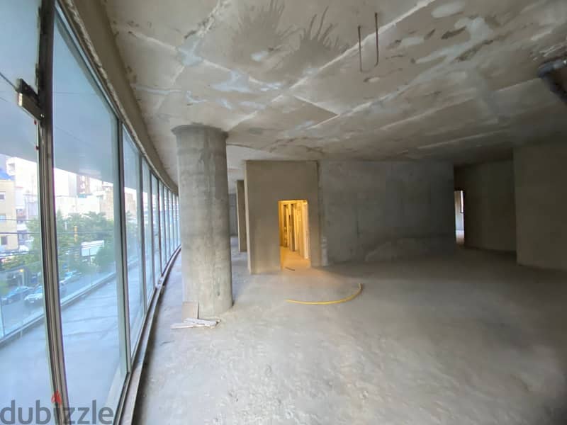 Shop for sale in Saydeh Achrafieh/ Spacious 5