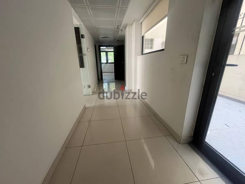 Office for rent in Badaro مكتب للايجار في بدارو 8