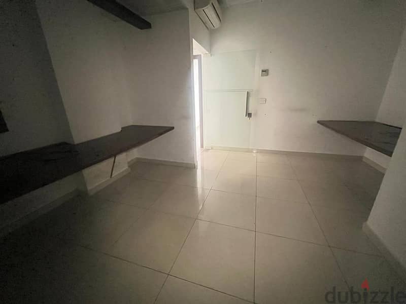 Office for rent in Badaro مكتب للايجار في بدارو 10