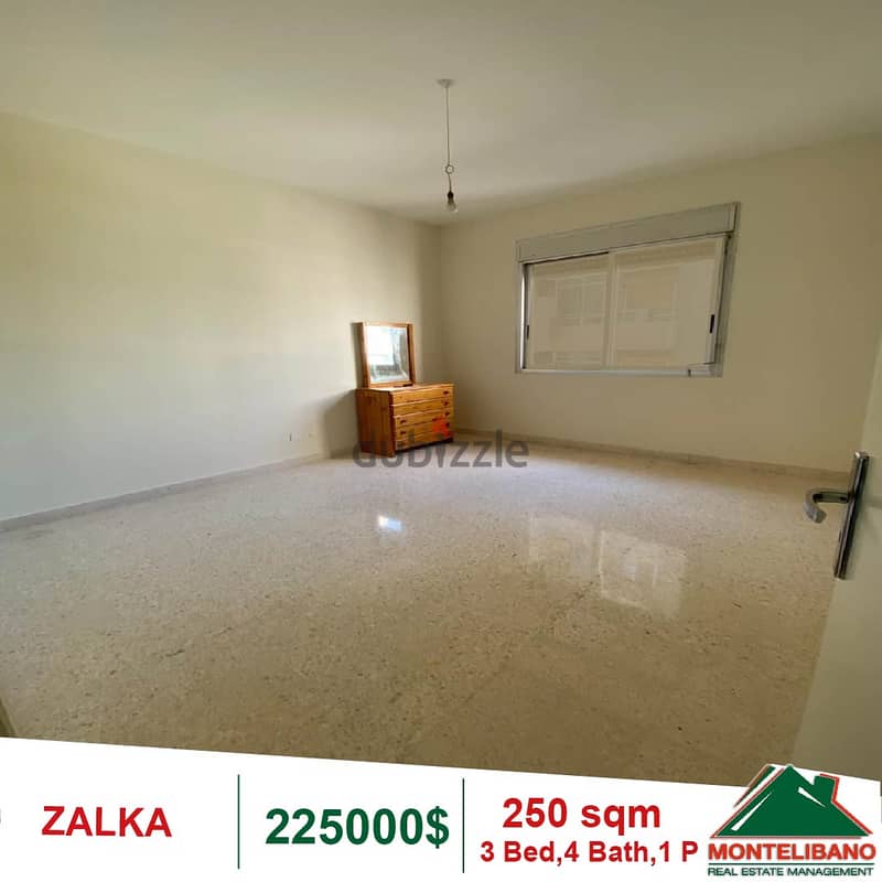 250 sqm Apartment for sale in Zalka 0