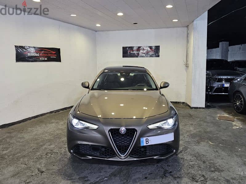 2017 Alfa Romeo Giulia Grey/Black Company Source & Maintenance Tgf ! 6