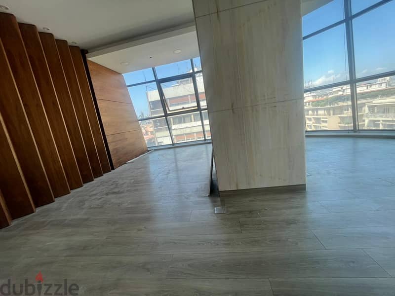 Office for rent in Badaro مكتب للايجار في بدارو 1