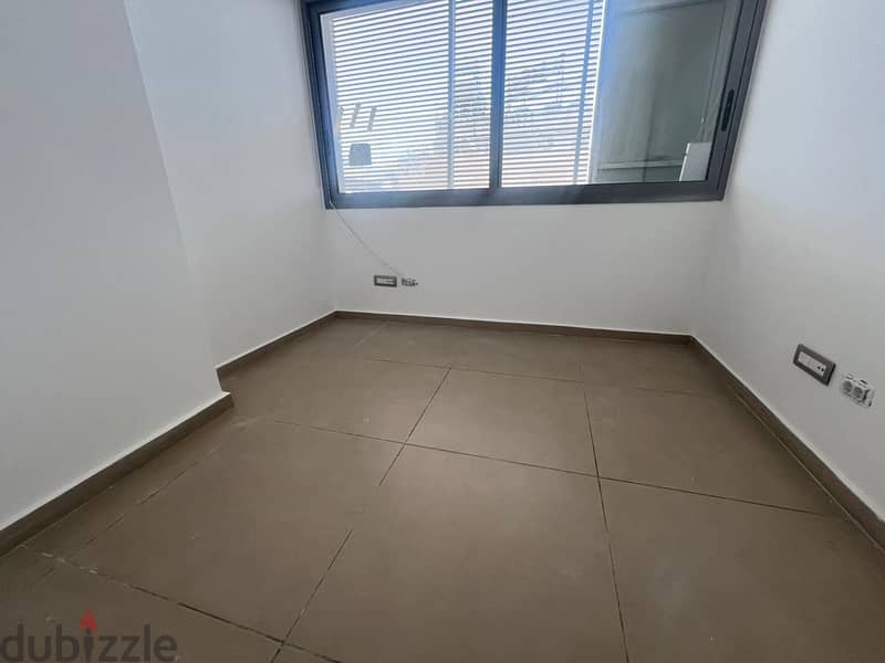 Office for rent in Badaro مكتب للايجار في بدارو 9