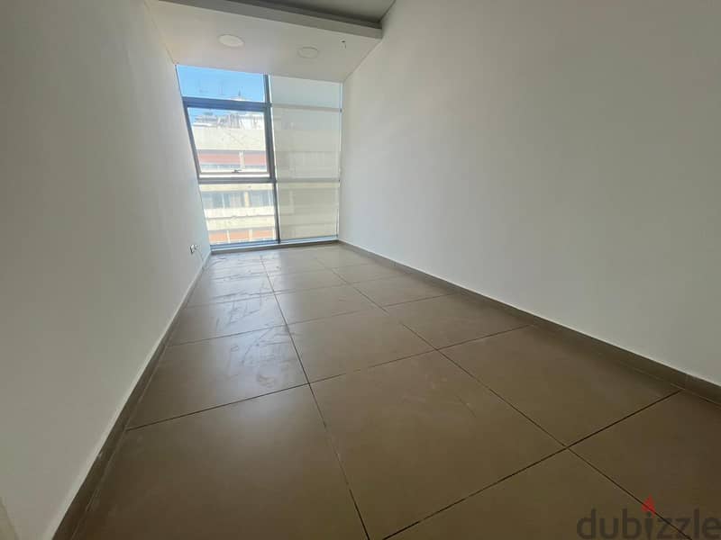 Office for rent in Badaro مكتب للايجار في بدارو 11