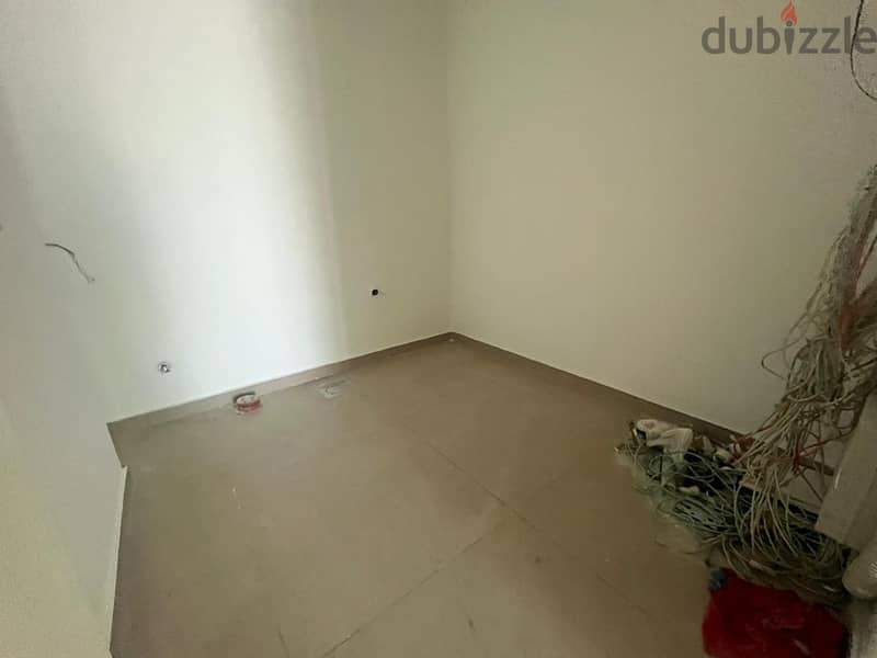 Office for rent in Badaro مكتب للايجار في بدارو 12