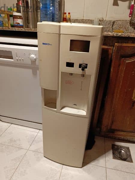 Used water dispenser 0