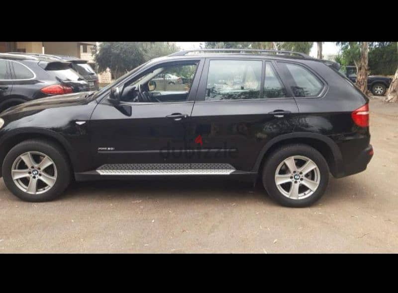 BMW X5 2010 1