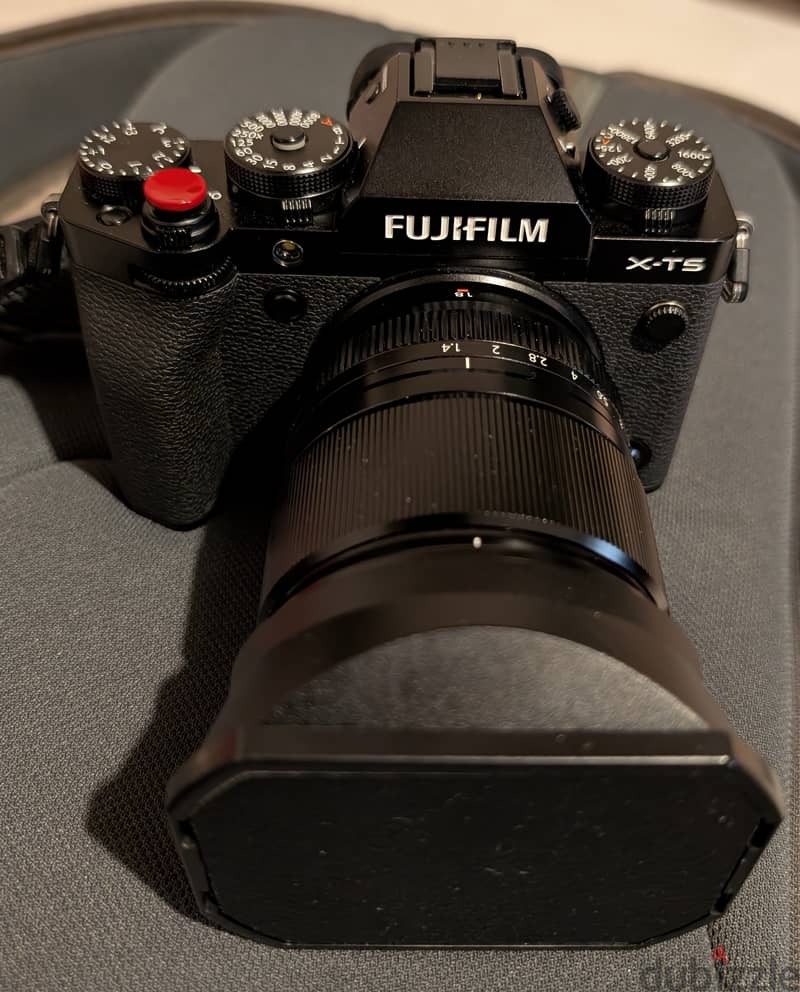 Camera + lens Fuji X-T5 with XF18 f1.4 2