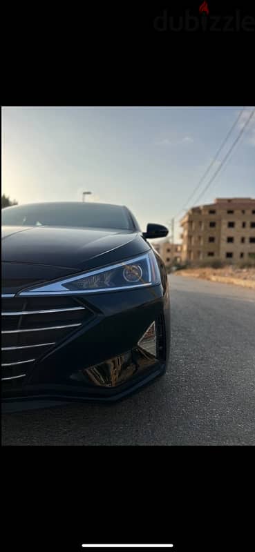 Hyundai Elantra 2019 3