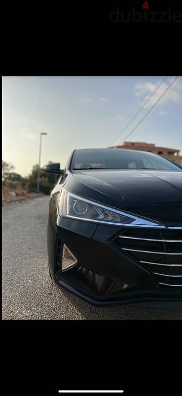 Hyundai Elantra 2019 4