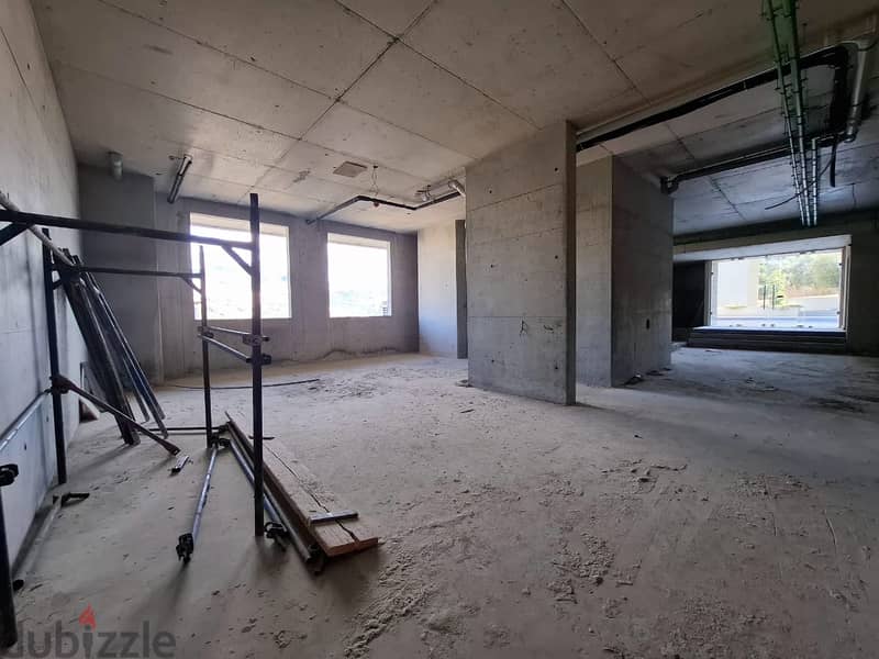 Hazmiyeh | 620m² Warehouse | High Ceiling | Easy Access | Parking 7