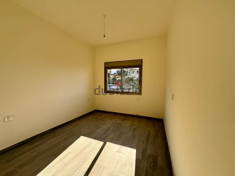 3 bedroom Apartment in Halat with Seaview 4