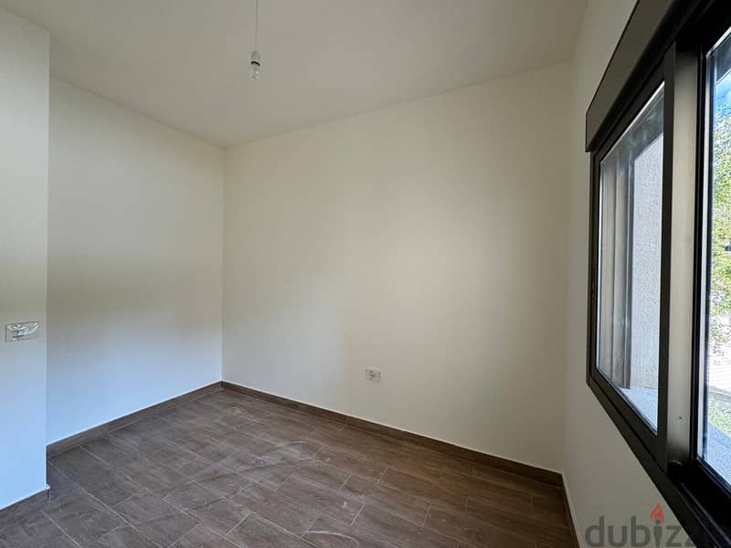 3 bedroom Apartment in Halat with Seaview 5