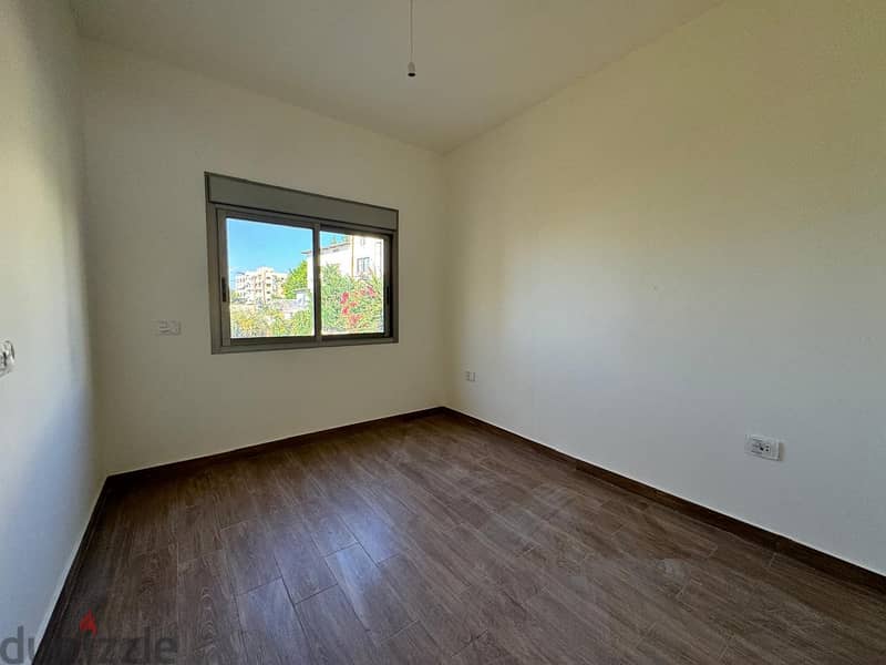 3 bedroom Apartment in Halat with Seaview 9