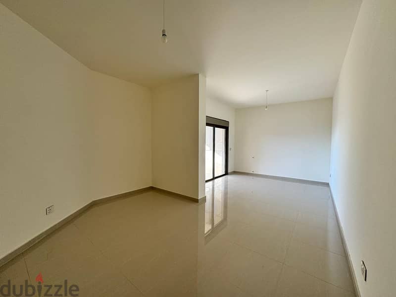 3 bedroom Apartment in Halat with Seaview 12