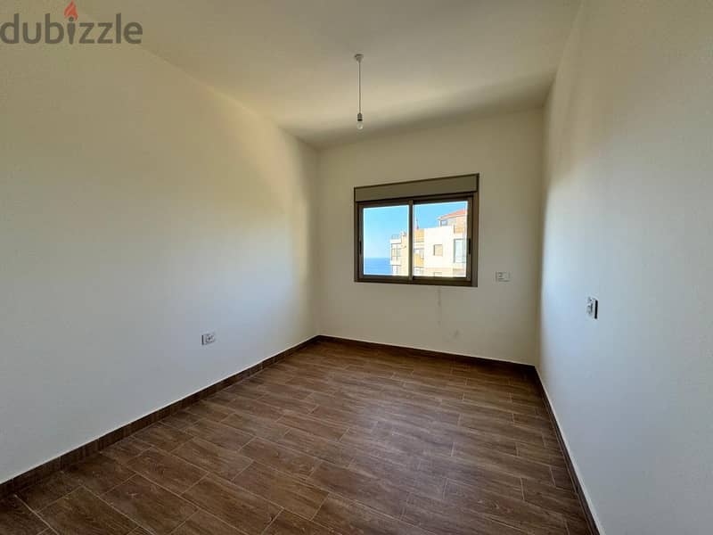 3 bedroom Apartment in Halat with Seaview 13