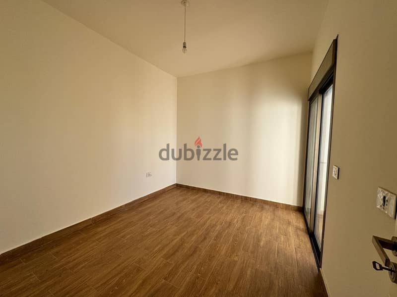 3 bedroom Apartment in Halat with Seaview 14