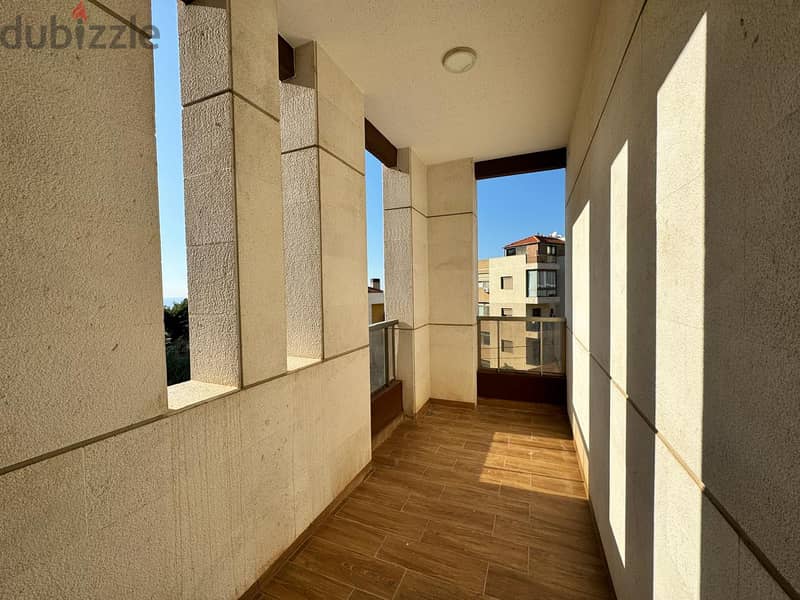 3 bedroom Apartment in Halat with Seaview 17