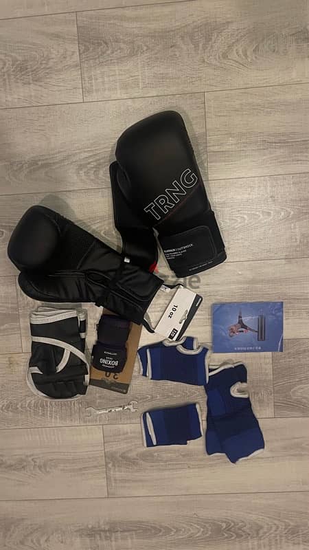 Boxing Bag  1m80  with gloves and equipments 4