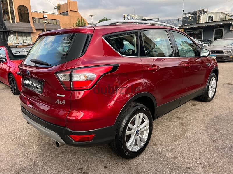 Ford Escape 4WD one owner 5