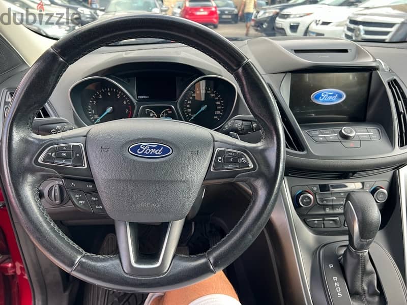 Ford Escape 4WD one owner 10