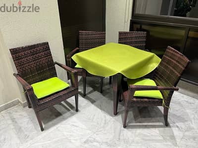 Table and Chairs / طاولة و كراسي