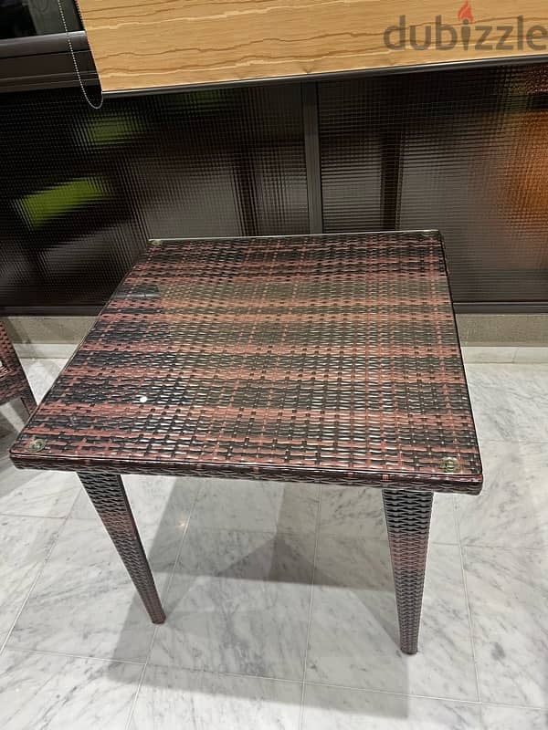 Table and Chairs / طاولة و كراسي 2