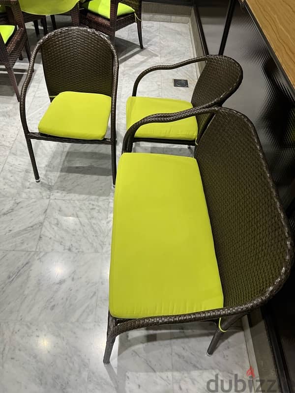 Table and Chairs / طاولة و كراسي 6