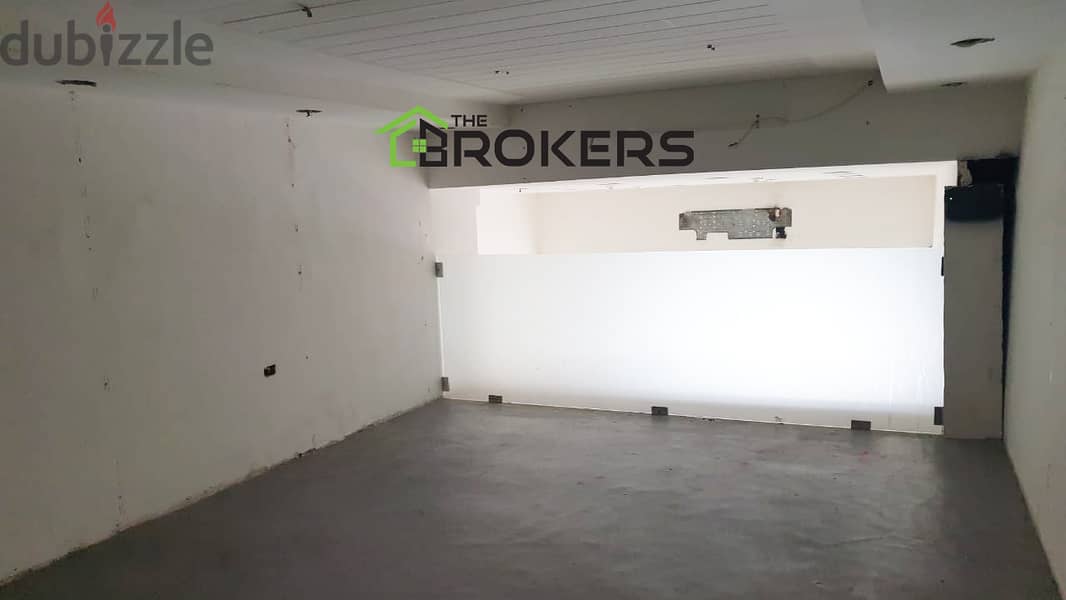 Shop for Rent in Hamra  محل للايجار في الحمرا 3