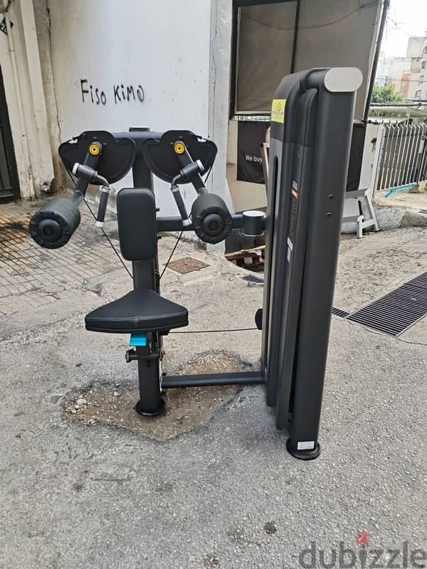 Techno Club Lateral raise machine NEW  $1250$ 2