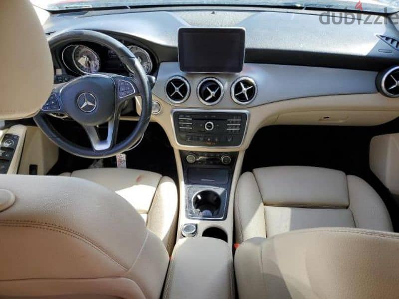 Mercedes-Benz GLA-Class 2016 4