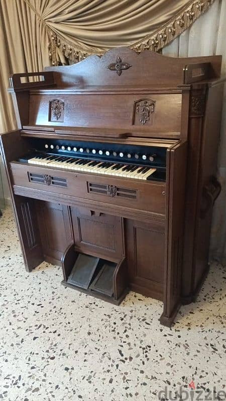 Piano antic 1