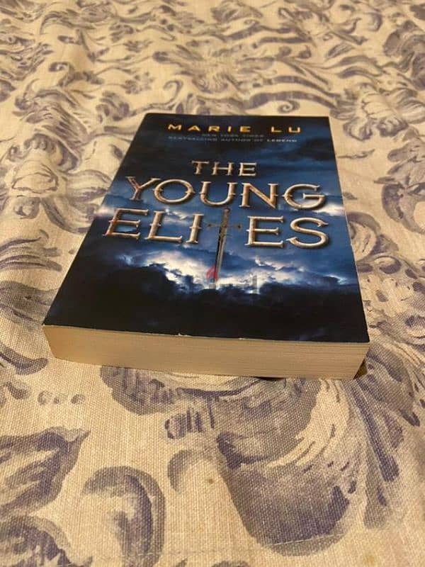 Young Elites Book 1 - Marie Liu, excellent condition 1