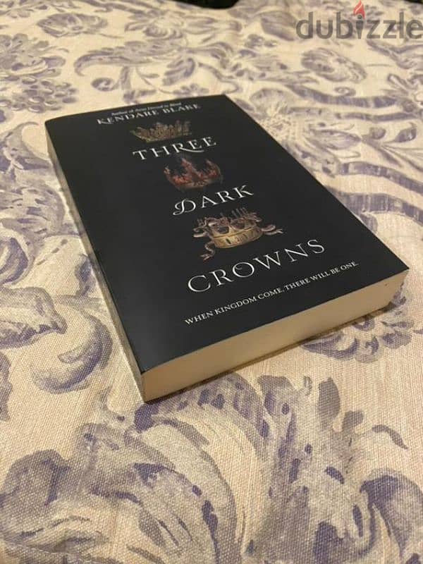 Three Dark Crowns - Kendare Blake, excellent condition 3