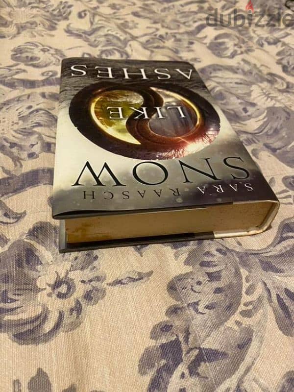 Snow Like Ashes - Sara Raasch, hardcover fantasy 2