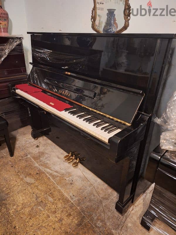 piano Yamaha U2 like new made in Japan tuning warranty 2