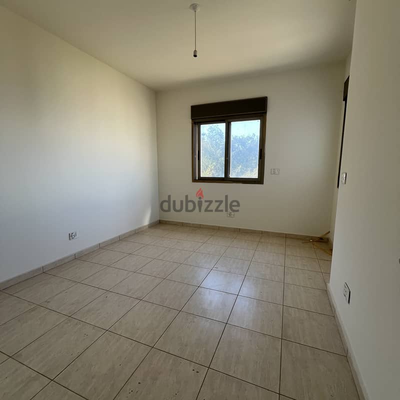 Apartment for sale in Mazraat Yachouh شقة للبيع في مزرعة يشوع 4