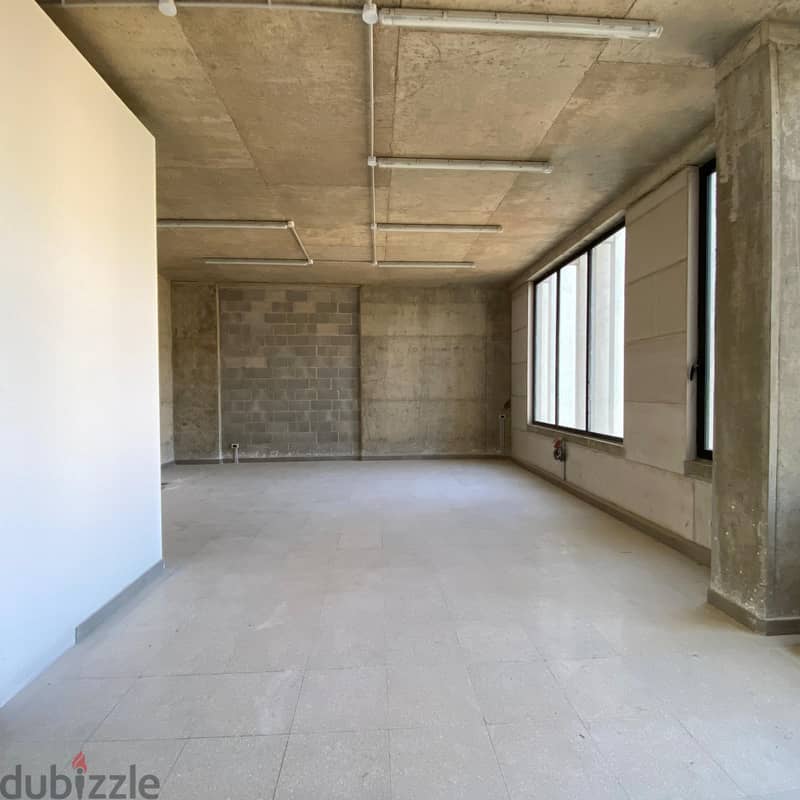 Office for rent in Dbayeh مكتب للايجار في ضبية 3