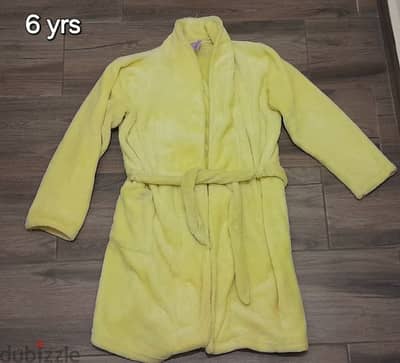 Yellow Pijama robe 6 yrs